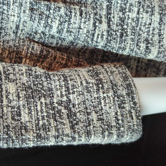 Bobeau Babydoll Style Pullover Top - Size Medium With Hidden Pockets - Picture 6 of 8